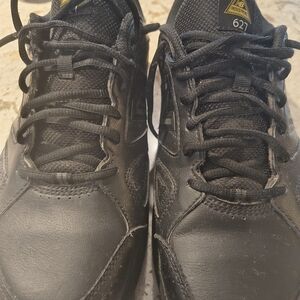 Men's New Balance Steel Toe Work Shoe. Non Slip And Oil Resistant